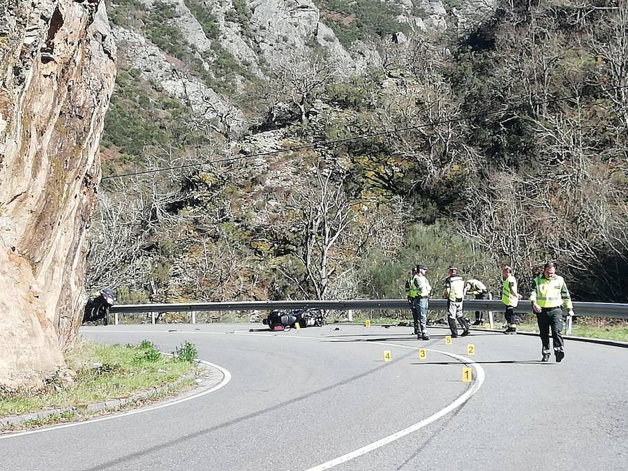 Fallece un motorista en un accidente en Cangas del Narcea