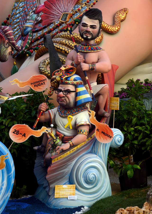 Las fallas se ríen con los políticos