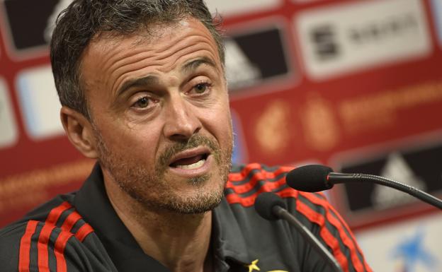 Luis Enrique: «Un relevo generacional lleva tiempo»