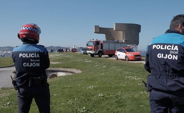 Rescatan a una joven de 21 años que se precipitó del cerro de Santa Catalina