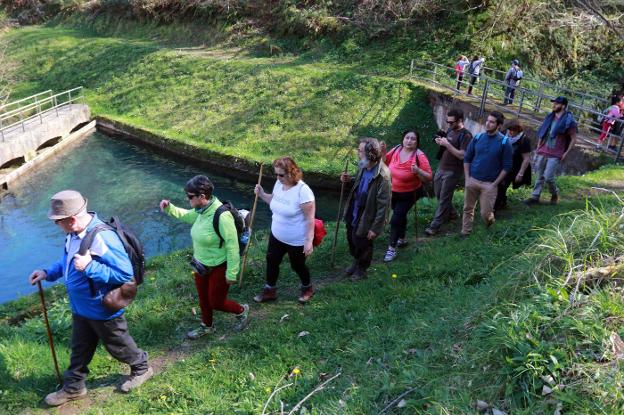 Riosa celebra el Día de la Hidrología con una ruta por el Aramo