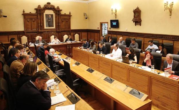 La oposición de Gijón exige cumplir el contrato de conservación viaria