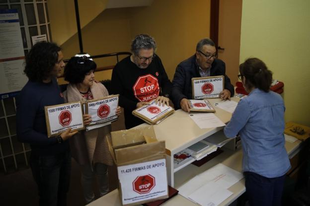 11.500 personas piden que el caso del Conservatorio no acabe en el juzgado