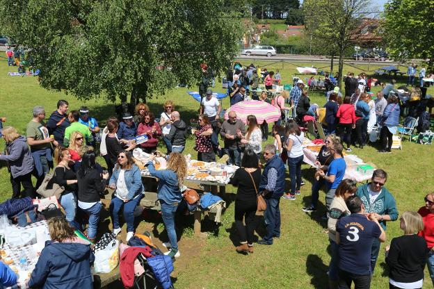 La Jira al Pantano se prepara para recibir a miles de personas el 1 de mayo en Trasona