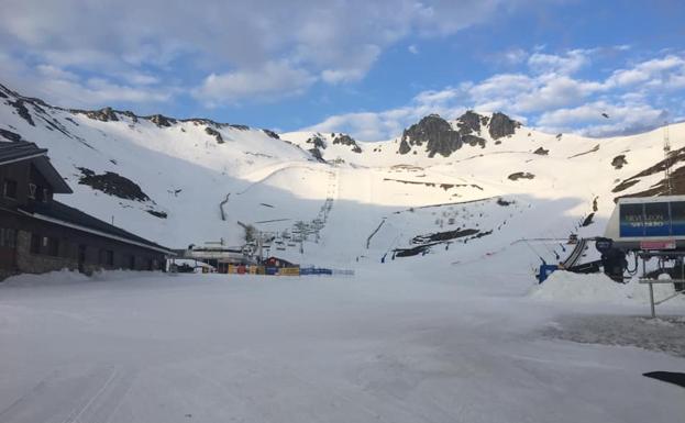 La nieve regresa a una Cordillera Cantábrica castigada por el viento