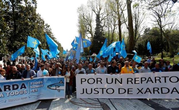 Los patrones de las cofradías asturianas de pescadores revocan «temporalmente» sus dimisiones