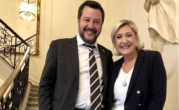 Le Pen y Salvini escenifican la alianza ultra para las europeas