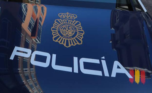 Detenido un hombre en Gijón que amenazaba a su vecino por causarle goteras en su piso