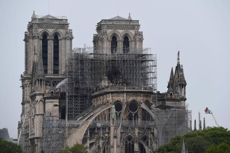 Así ha amanecido Notre Dame tras el devastador incendio