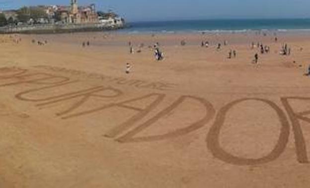 El movimiento de Greta Thunberg pide en Gijón ¡Depuradora ya!