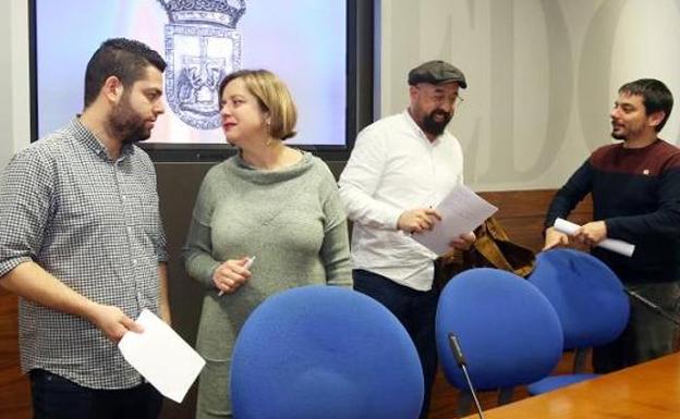 «Firman el acuerdo del plan de vías de Gijón y son incapaces de cerrar La Vega»