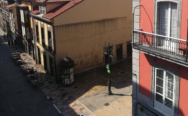 Un detenido y tres heridos tras una pelea en la calle Rivero de Avilés