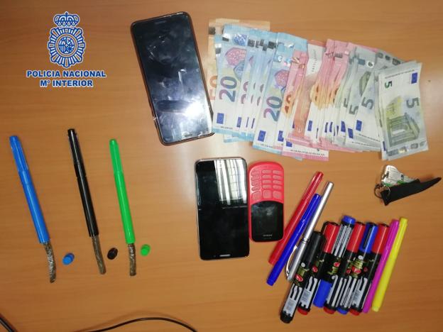 Detienen a un hombre por vender hachís que ocultaba en bolígrafos y rotuladores