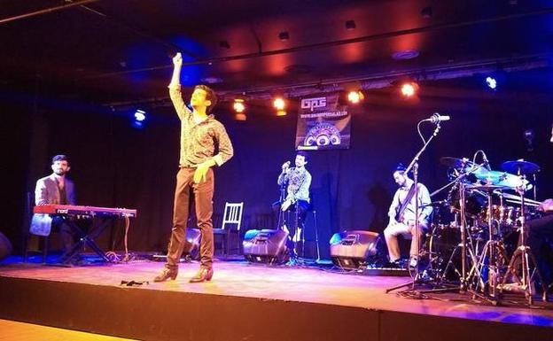 El flamenco-jazz de Aurora triunfa ante el público del Niemeyer