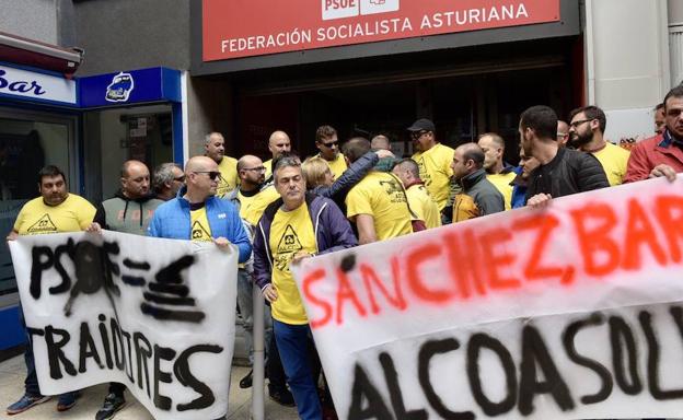 Protesta ante la FSA: 'Sánchez, Barbón, Alcoa solución'