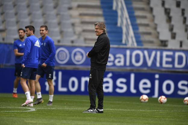 El Oviedo busca un giro de la mano de Egea