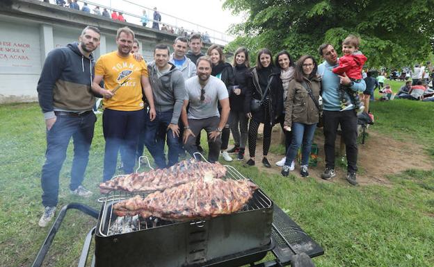 Así viven los romeros la jira de Trasona