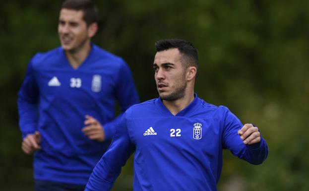 Real Oviedo | Joselu: «Egea nos ha dicho que hay que buscar al rival desde el principio»