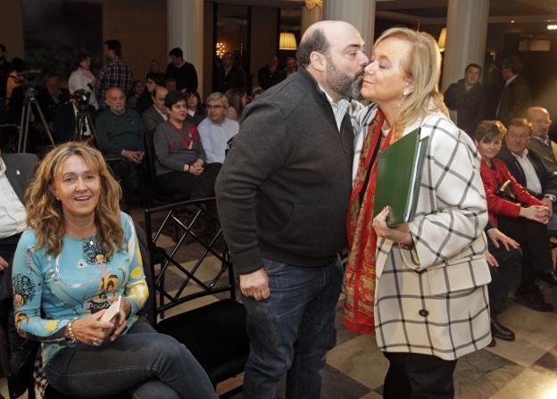 Un bronco comité ejecutivo deja al PP partido en dos a las puertas de las elecciones