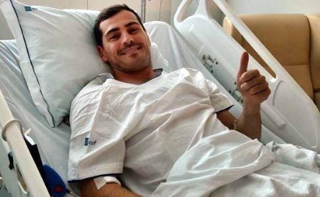 Iker Casillas sale de la UCI y podría abandonar el hospital este lunes