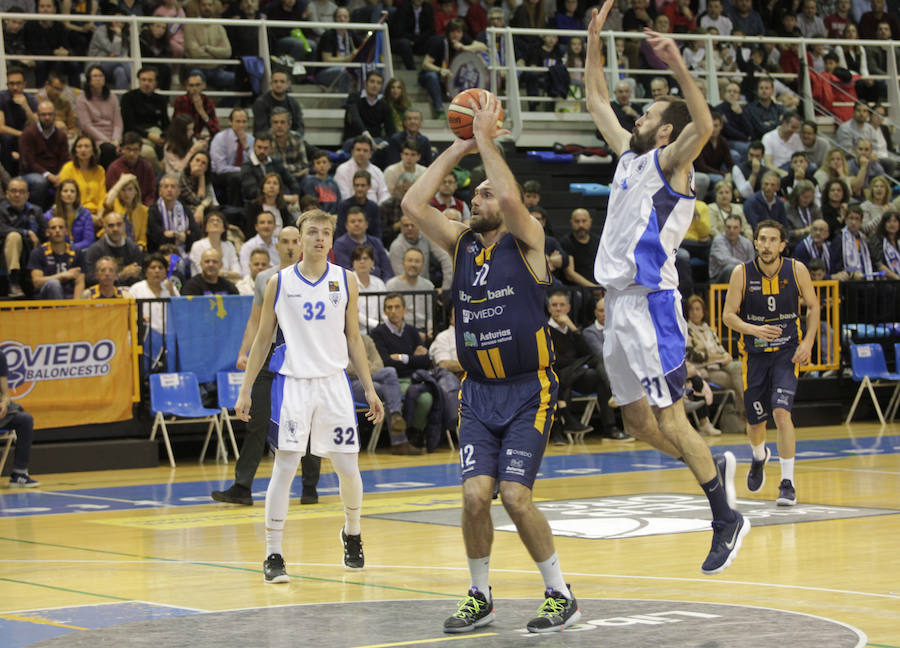 Liberbank Oviedo - El Prat, en imágenes