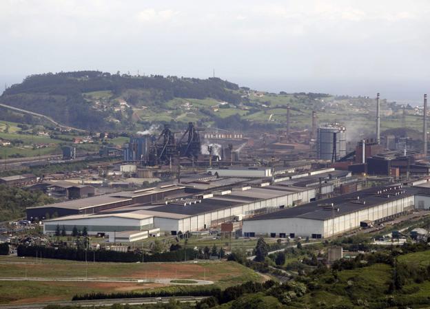 Asturias reclama a la UE medidas para defender su industria tras el anuncio de recortes de Arcelor