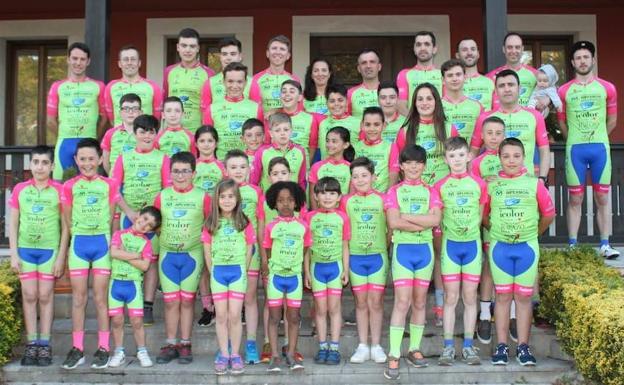 La gran familia del Team Bike Cabranes