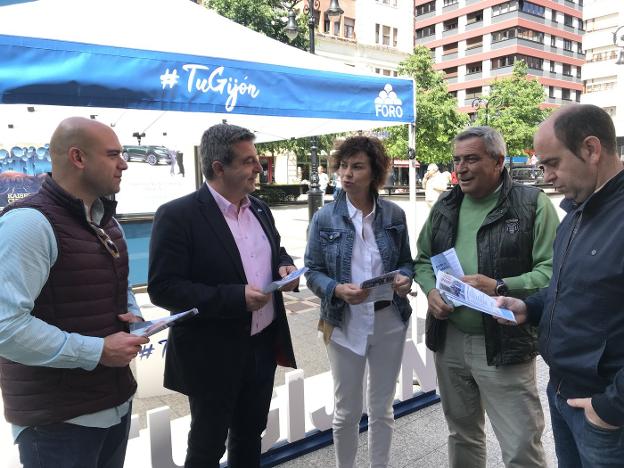 Álvaro Muñiz crítica la «política low-cost»