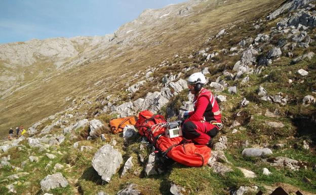 Rescatan a una francesa de 67 años herida mientras descendía de la zona del Urriellu