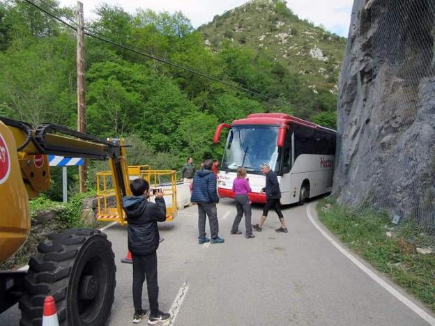 Reclaman mejor señalización y más turnos para arreglar la Nacional 625