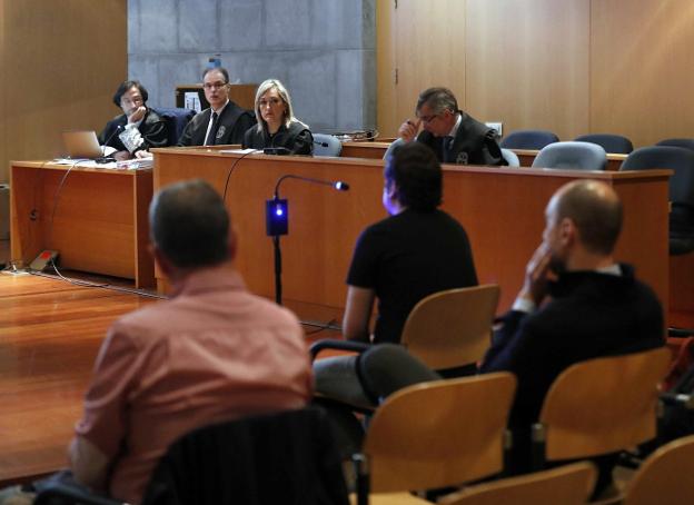 El encargado de mantenimiento en el Niemeyer recibía «premios» puntuales