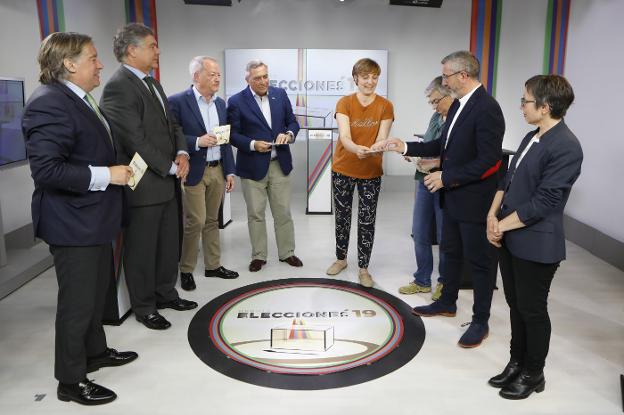 La suerte también enfrenta a izquierda y derecha