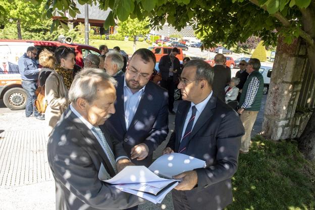 El Gobierno desembarca en Asturias para impulsar la campaña de Barbón