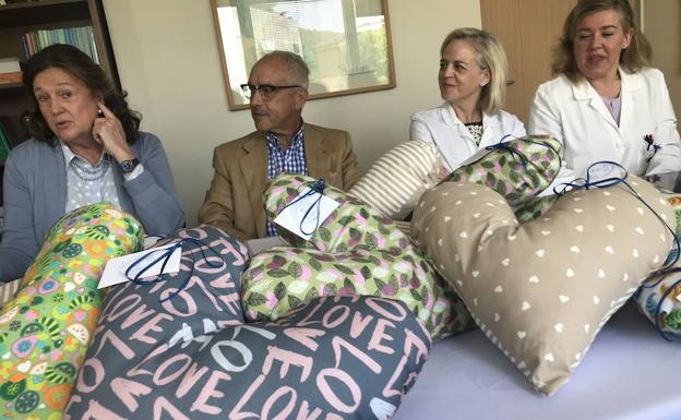 Corazones terapéuticos para las pacientes de cáncer de mama del Valle del Nalón