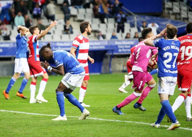 El Oviedo pincha en el Carlos Tartiere