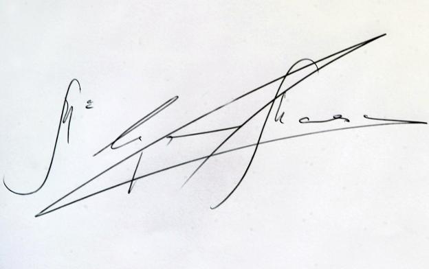 «En mi firma me inspiró la forma de escribir de mi padre»