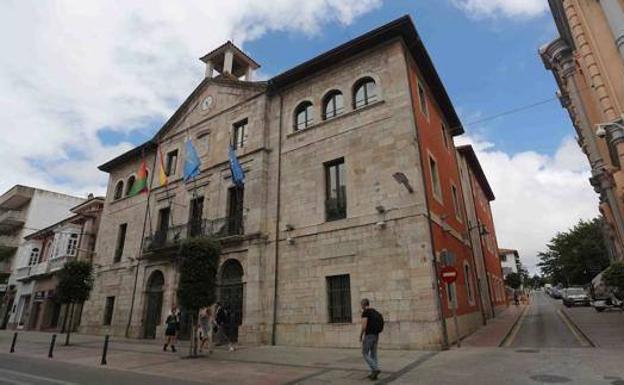 La corporación llanisca aprueba de forma inicial el nuevo plan general