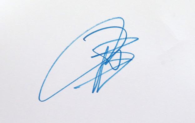 La 'A' que refleja el trazo de una mujer «activa y resolutiva»