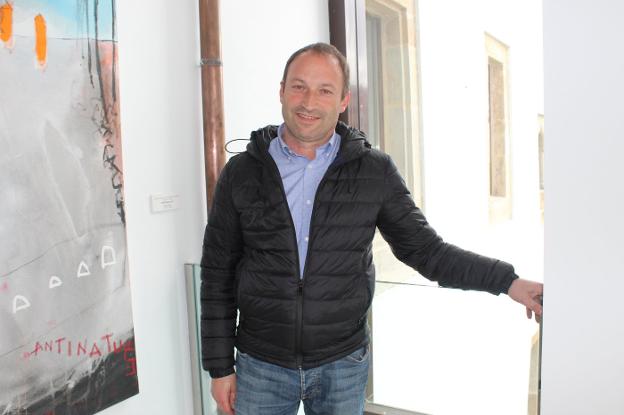 «El Ayuntamiento está colapsado, un trámite administrativo tarda seis meses»