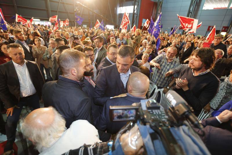 Pedro Sánchez moviliza el voto para el PSOE en Gijón