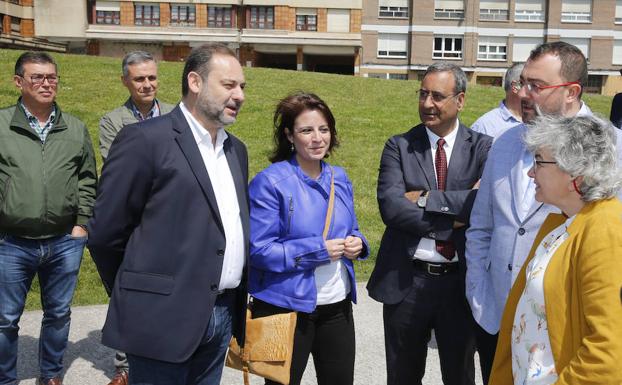 Ábalos, sobre el plan de vías: «En diez meses hemos solucionado lo que no se solucionó en 17 años»