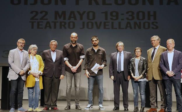 El plan de fachadas y la igualdad tensaron el debate en el Jovellanos