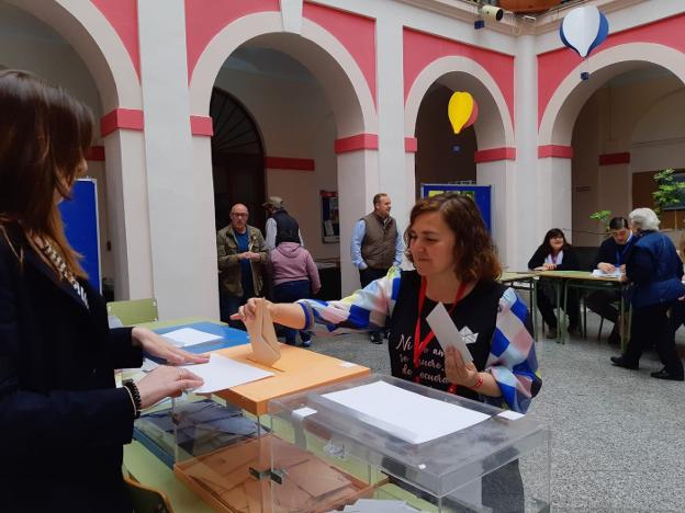 Elecciones municipales 26M: el PSOE pierde la mayoría en Navia y Foro vuelve a imponerse en Salas