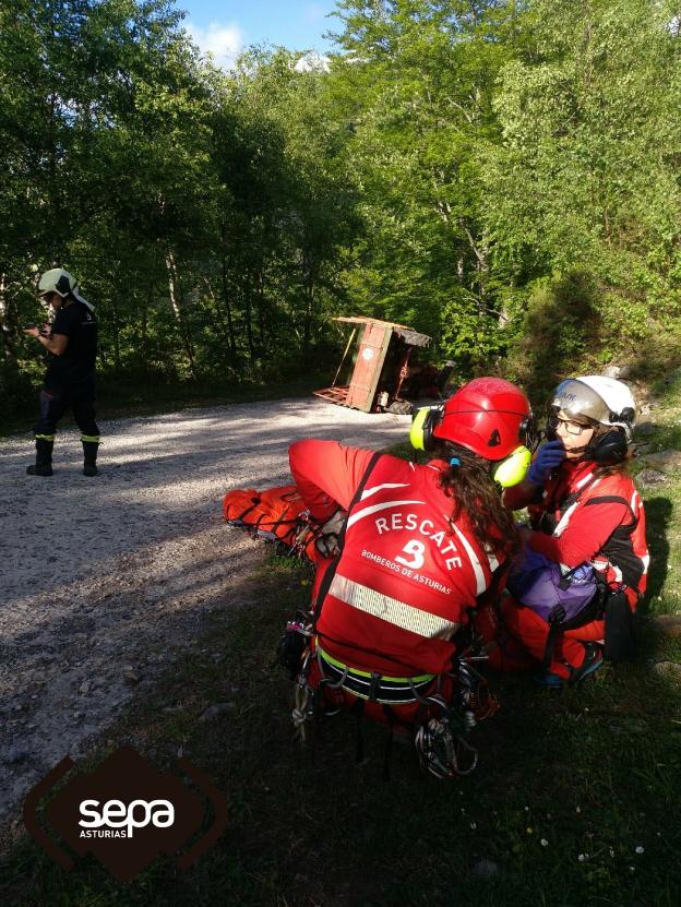 Herido al quedar atrapado por un tractor en el Parque Natural de Redes