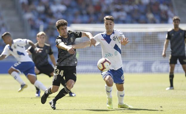 La lluvia cambia el plan de entrenamiento del Real Oviedo