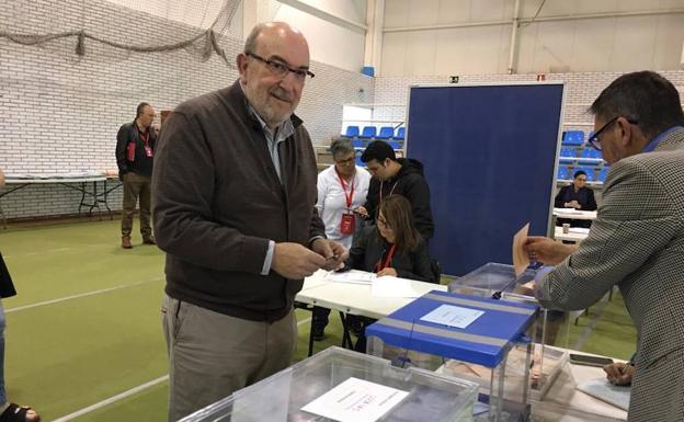 Jaime Menéndez Corrales, 28 años de mayoría absoluta