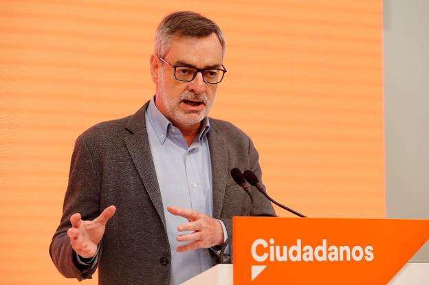 Menos hostilidad naranja hacia los socialistas, pero con el PP todavía como prioridad