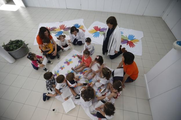 Alumnos de Riaño participan en un taller sobre la higiene de manos