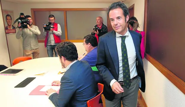 PP y Ciudadanos de Oviedo se emplazan para negociar un «gobierno estable»