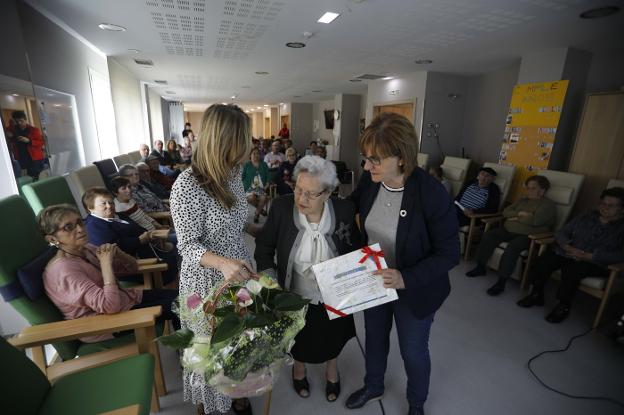 Juliana Rodríguez, autora con premio a los 84 años